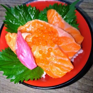 サーモンいくら丼